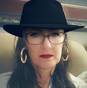 Meet your Posher, Shari